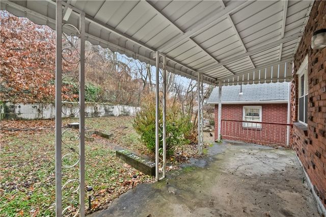 2520 Starkamp Street, Brookline, PA 15226