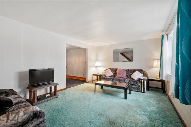 2520 Starkamp Street, Brookline, PA 15226