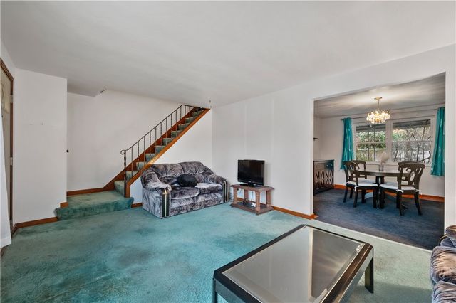 2520 Starkamp Street, Brookline, PA 15226