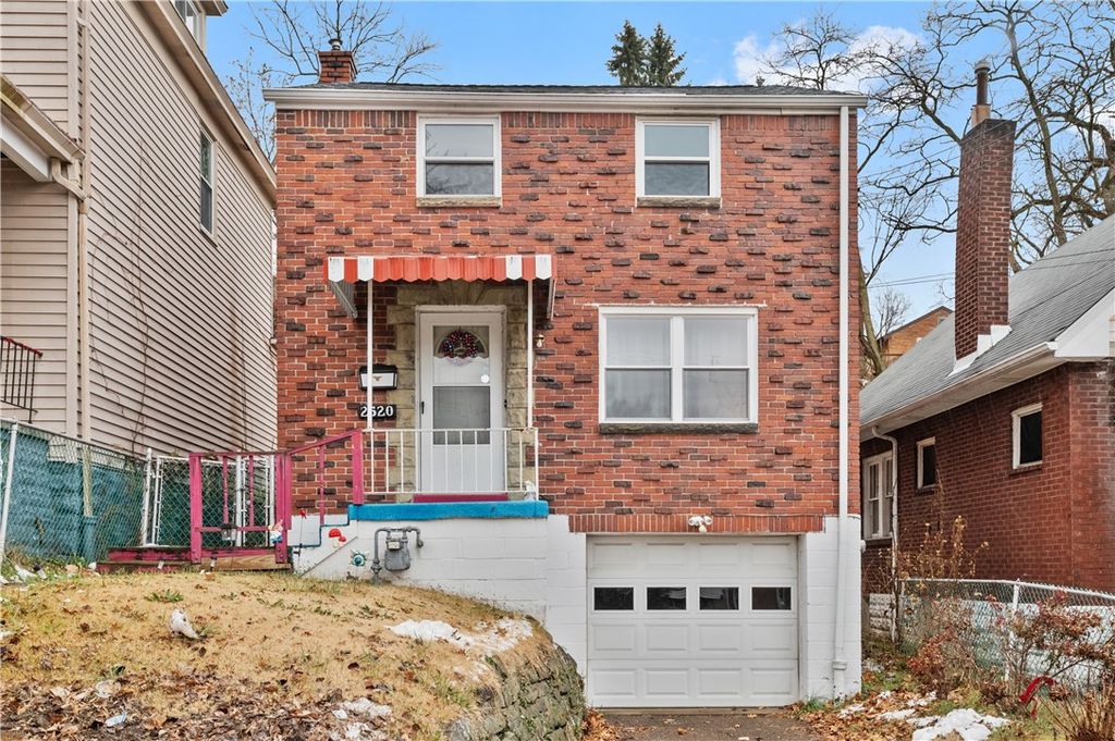 2520 Starkamp Street, Brookline, PA 15226