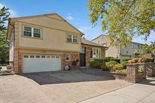 553 Amherst Drive, Woodmere, NY 11598