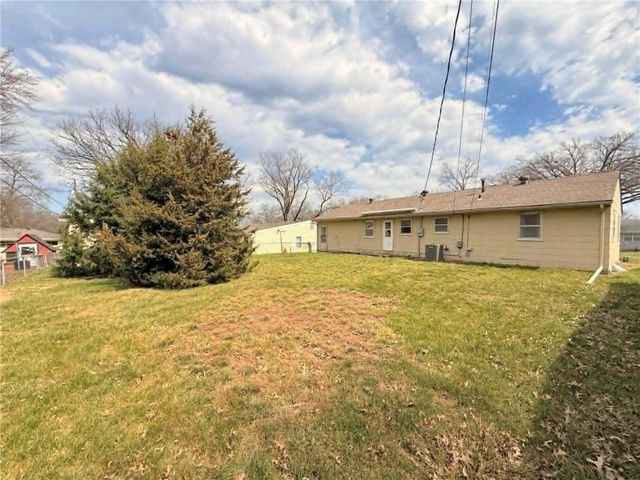 207 N 18th Street, Leavenworth, KS 66048