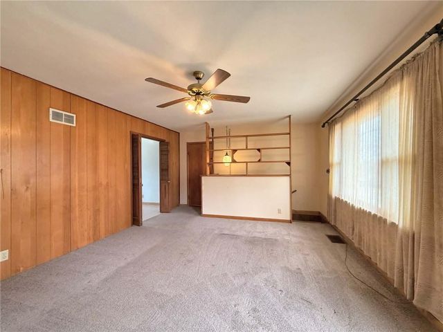 207 N 18th Street, Leavenworth, KS 66048