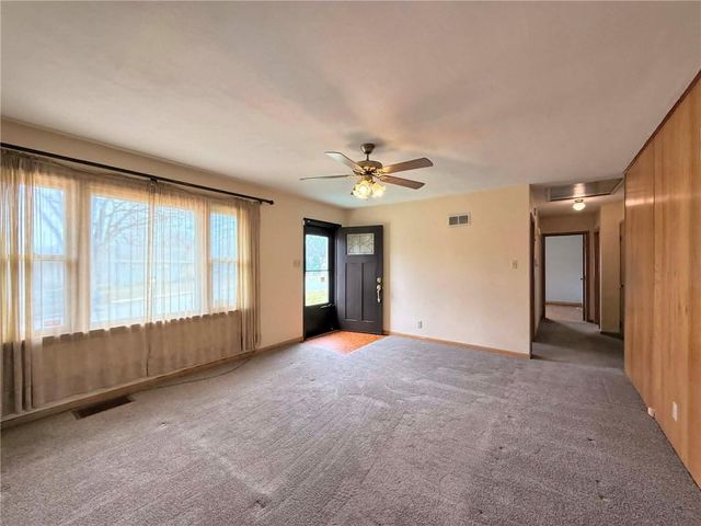 207 N 18th Street, Leavenworth, KS 66048