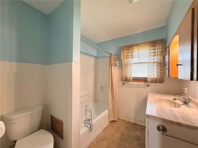 207 N 18th Street, Leavenworth, KS 66048