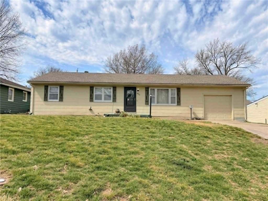 207 N 18th Street, Leavenworth, KS 66048