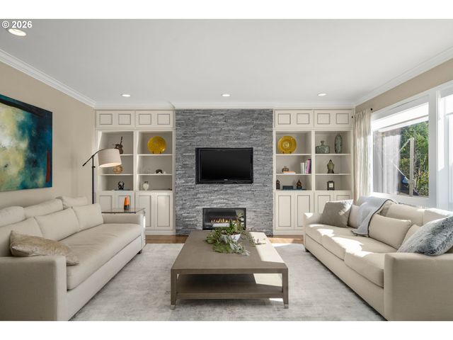 8730 Nw TERRACEVIEW Ct, Portland, OR 97229