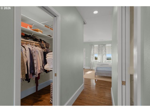 8730 Nw TERRACEVIEW Ct, Portland, OR 97229