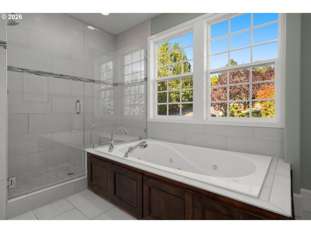 8730 Nw TERRACEVIEW Ct, Portland, OR 97229