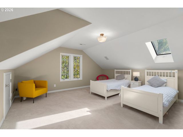 8730 Nw TERRACEVIEW Ct, Portland, OR 97229