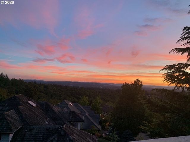 8730 Nw TERRACEVIEW Ct, Portland, OR 97229