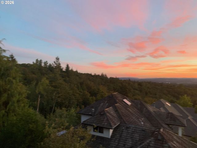 8730 Nw TERRACEVIEW Ct, Portland, OR 97229