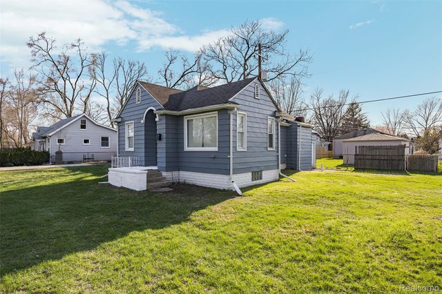 19205 Wakenden Street, Redford Charter Township, MI 48240