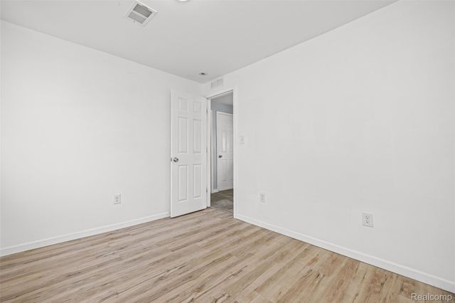 19205 Wakenden Street, Redford Charter Township, MI 48240