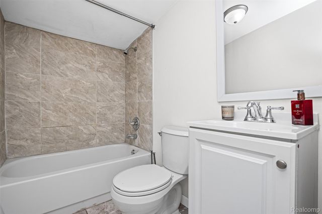 19205 Wakenden Street, Redford Charter Township, MI 48240