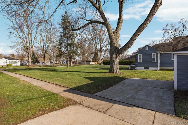 19205 Wakenden Street, Redford Charter Township, MI 48240