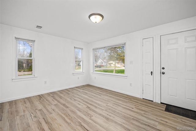19205 Wakenden Street, Redford Charter Township, MI 48240