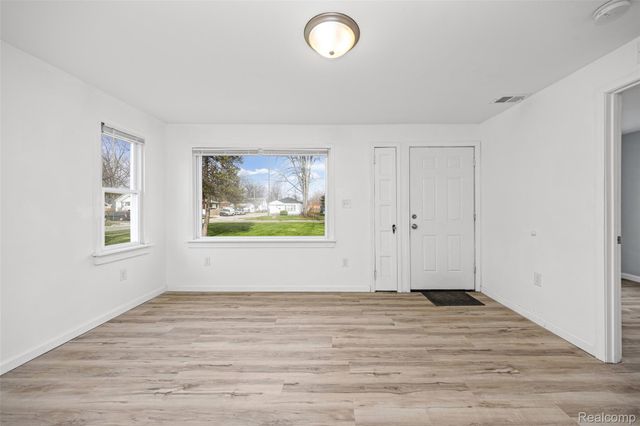 19205 Wakenden Street, Redford Charter Township, MI 48240