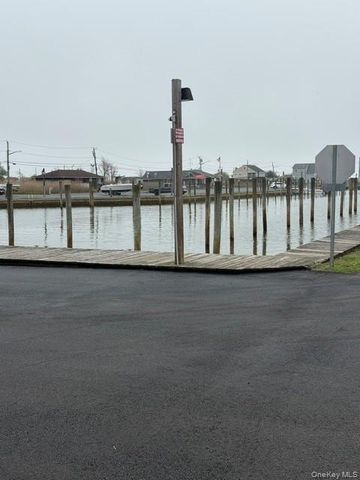 10 Whittier Drive, Mastic Beach, NY 11951