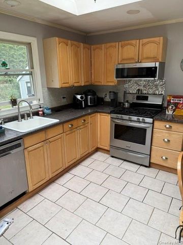 10 Whittier Drive, Mastic Beach, NY 11951