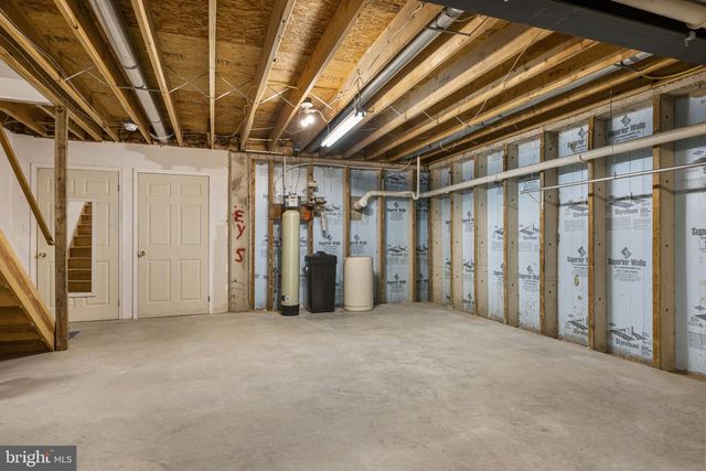 2182 WEEPING WILLOW LN, Mount Joy, PA 17552