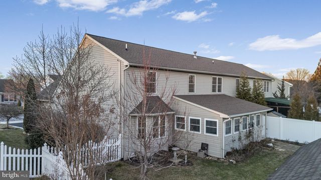 2182 WEEPING WILLOW LN, Mount Joy, PA 17552