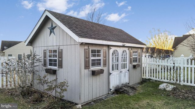 2182 WEEPING WILLOW LN, Mount Joy, PA 17552