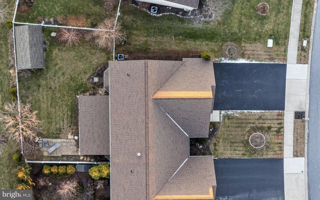 2182 WEEPING WILLOW LN, Mount Joy, PA 17552