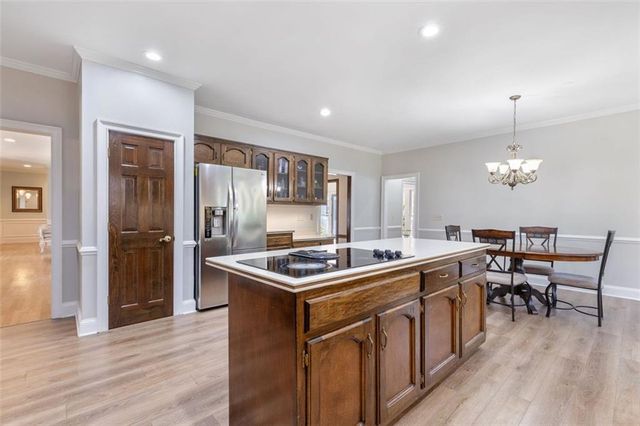 5768 LOST GROVE NW Drive, Lilburn, GA 30047