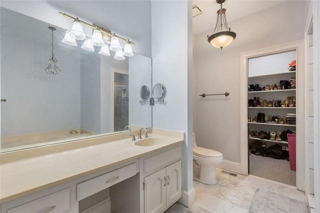 5768 LOST GROVE NW Drive, Lilburn, GA 30047