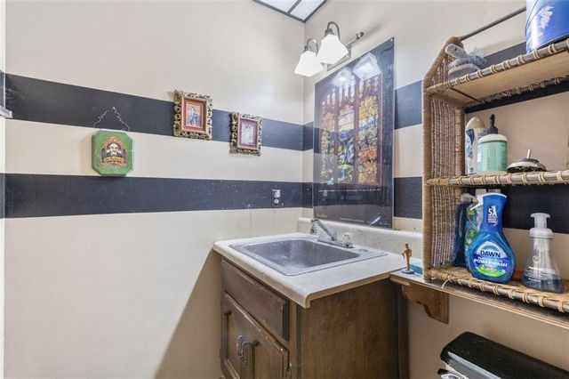 5768 LOST GROVE NW Drive, Lilburn, GA 30047