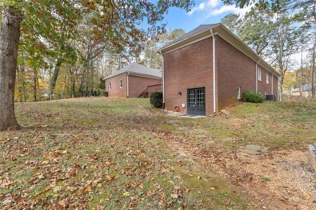 5768 LOST GROVE NW Drive, Lilburn, GA 30047