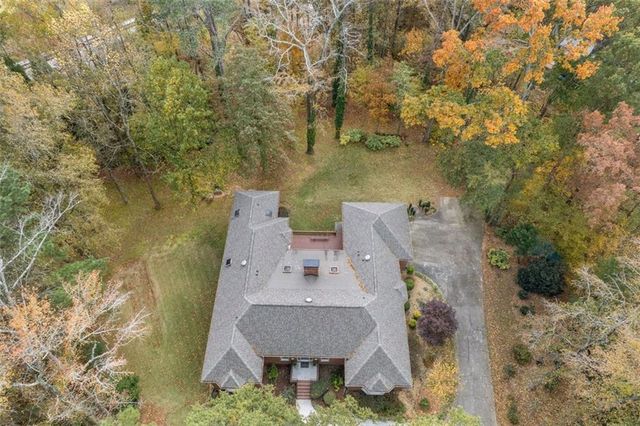 5768 LOST GROVE NW Drive, Lilburn, GA 30047