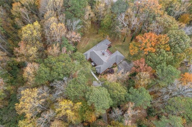 5768 LOST GROVE NW Drive, Lilburn, GA 30047