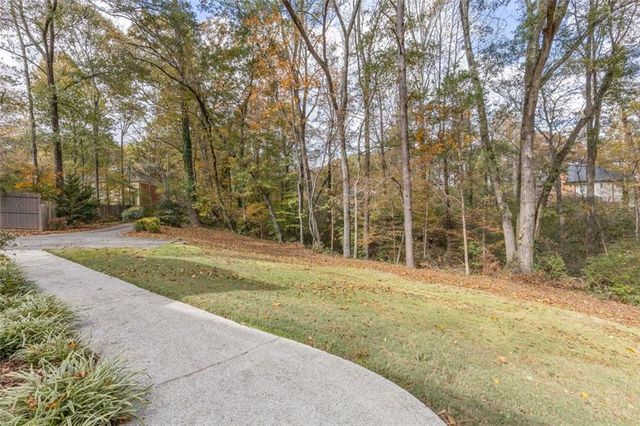 5768 LOST GROVE NW Drive, Lilburn, GA 30047