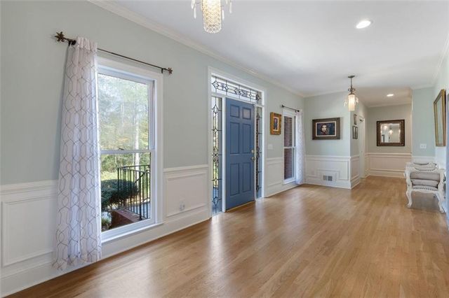 5768 LOST GROVE NW Drive, Lilburn, GA 30047