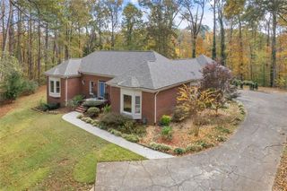 5768 LOST GROVE NW Drive, Lilburn, GA 30047