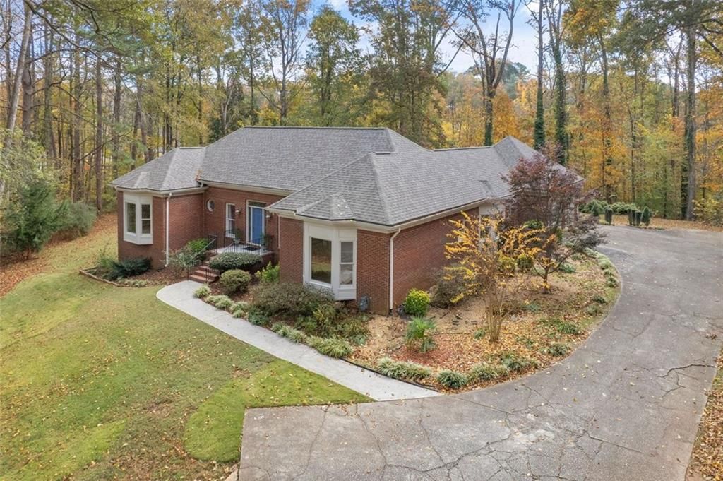 5768 LOST GROVE NW Drive, Lilburn, GA 30047