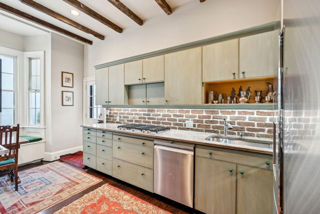 30 Hasell Street, Charleston, SC 29401