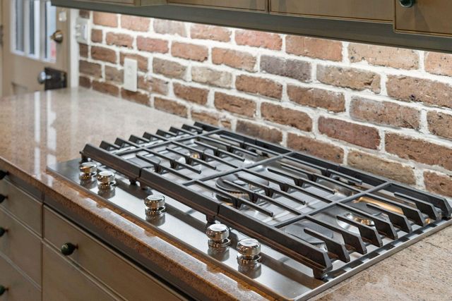 30 Hasell Street, Charleston, SC 29401