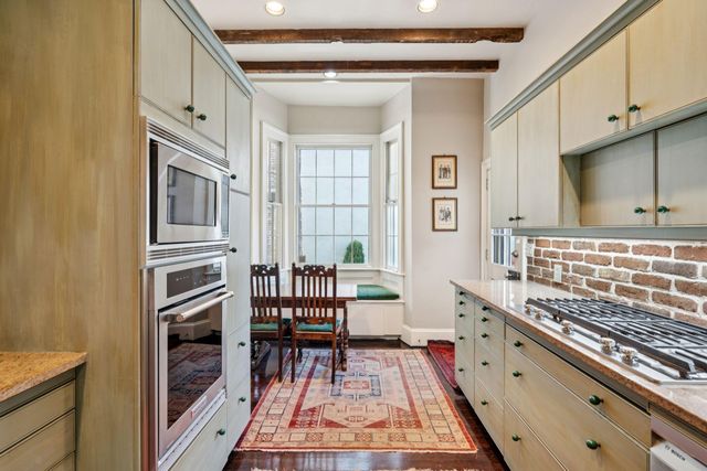 30 Hasell Street, Charleston, SC 29401