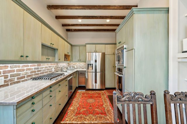 30 Hasell Street, Charleston, SC 29401