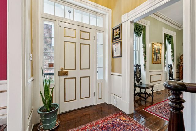 30 Hasell Street, Charleston, SC 29401