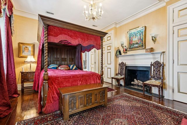 30 Hasell Street, Charleston, SC 29401