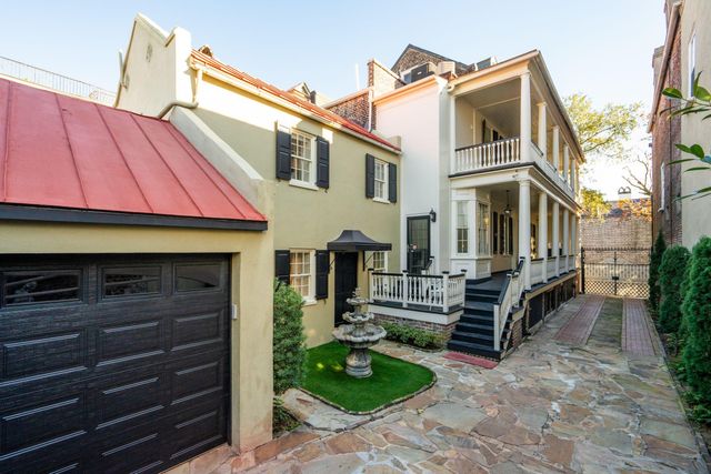 30 Hasell Street, Charleston, SC 29401