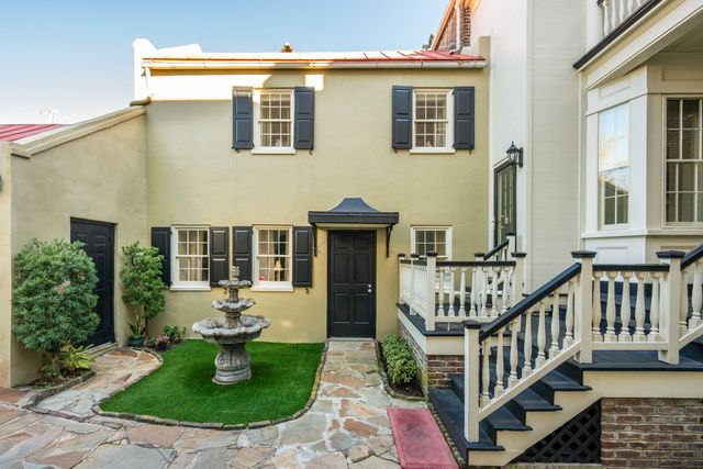 30 Hasell Street, Charleston, SC 29401