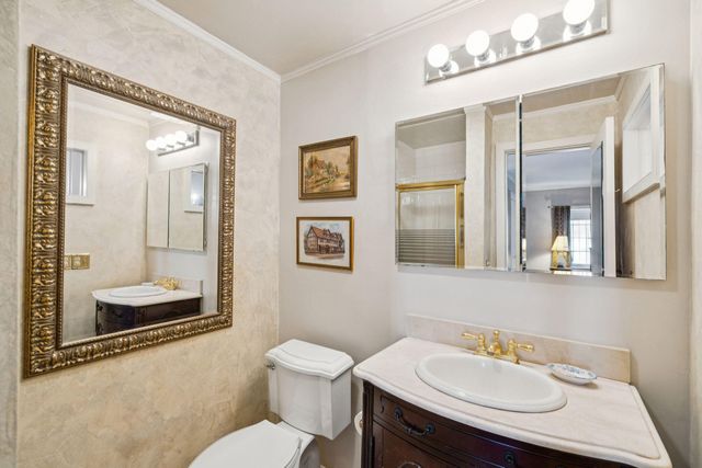 30 Hasell Street, Charleston, SC 29401