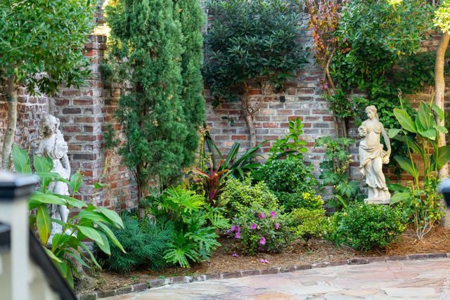 30 Hasell Street, Charleston, SC 29401