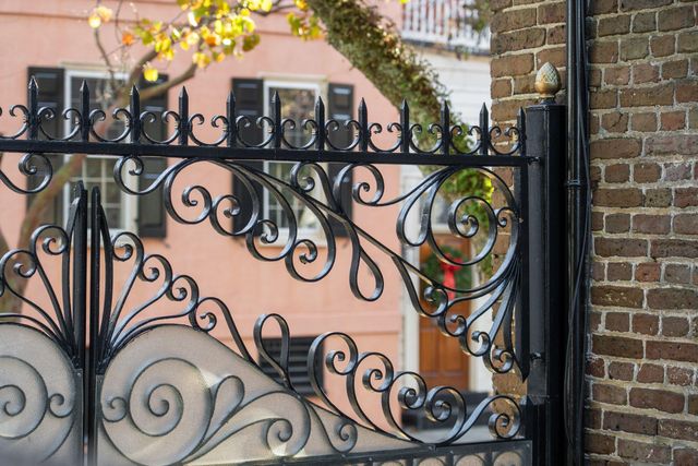 30 Hasell Street, Charleston, SC 29401