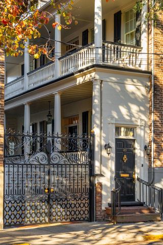 30 Hasell Street, Charleston, SC 29401